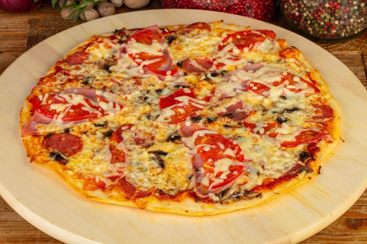 Harmonia dos Sabores: Pizza Quatro Estações Gourmet do Chef Moisés Costa