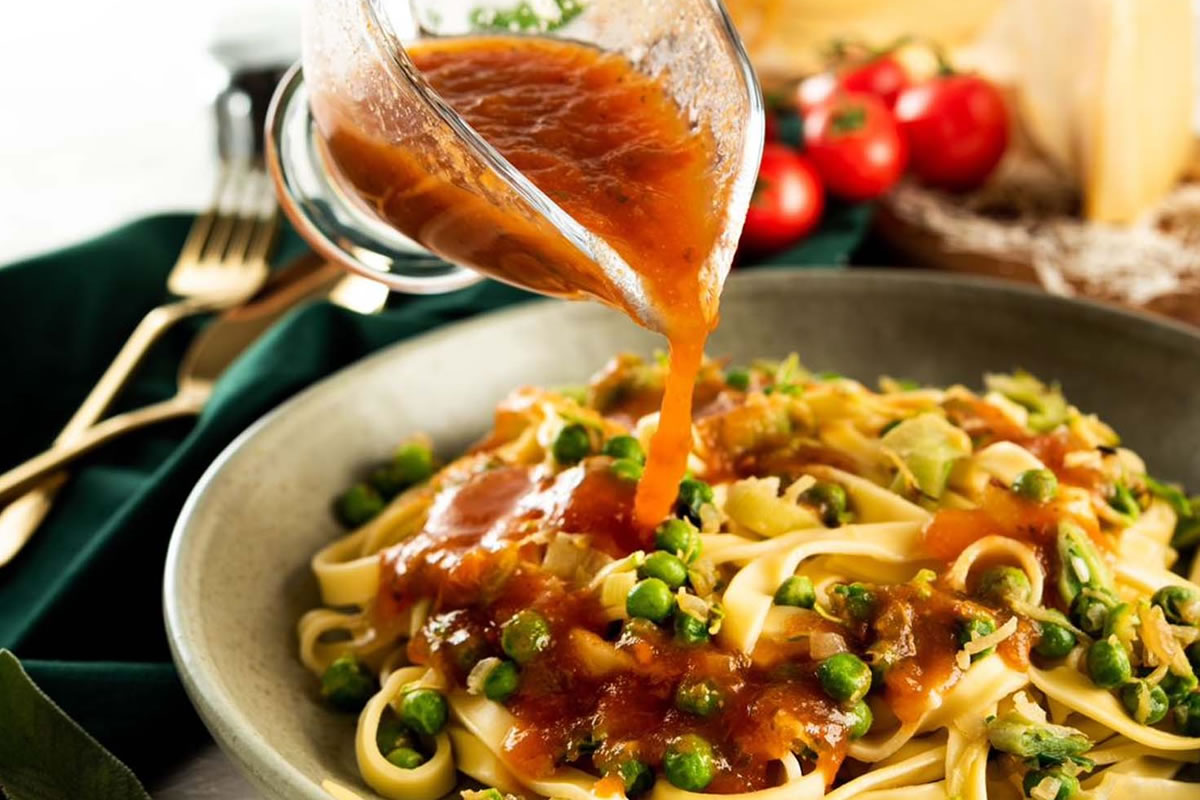 Clássico Atemporal: Talharim Artesanal ao Molho de Tomate do Chef Moisés Costa