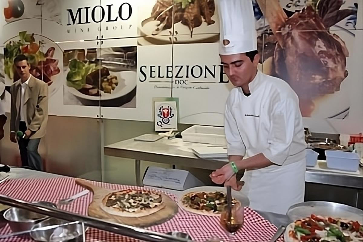 Na Feinco: Chef Moisés Costa apresenta a pizza de cordeiro em entrevista na TV