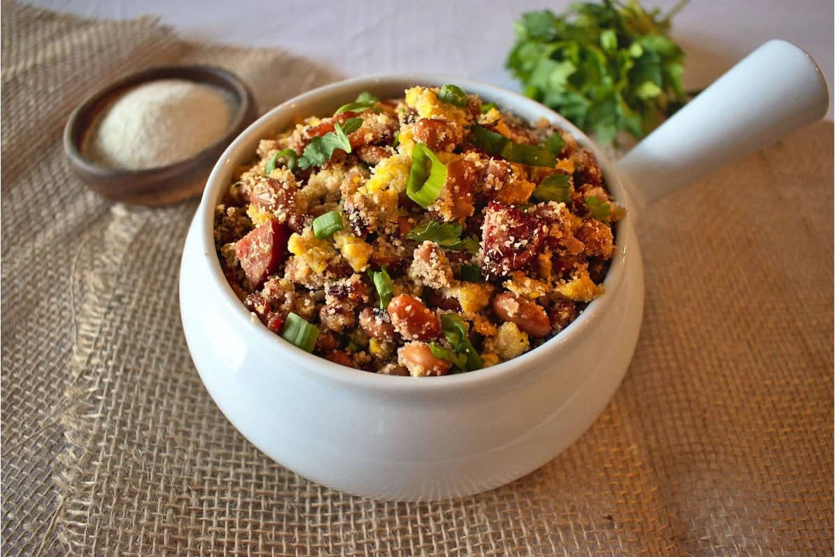 Receita de Feijão Tropeiro Mineiro do Chef Moisés Costa