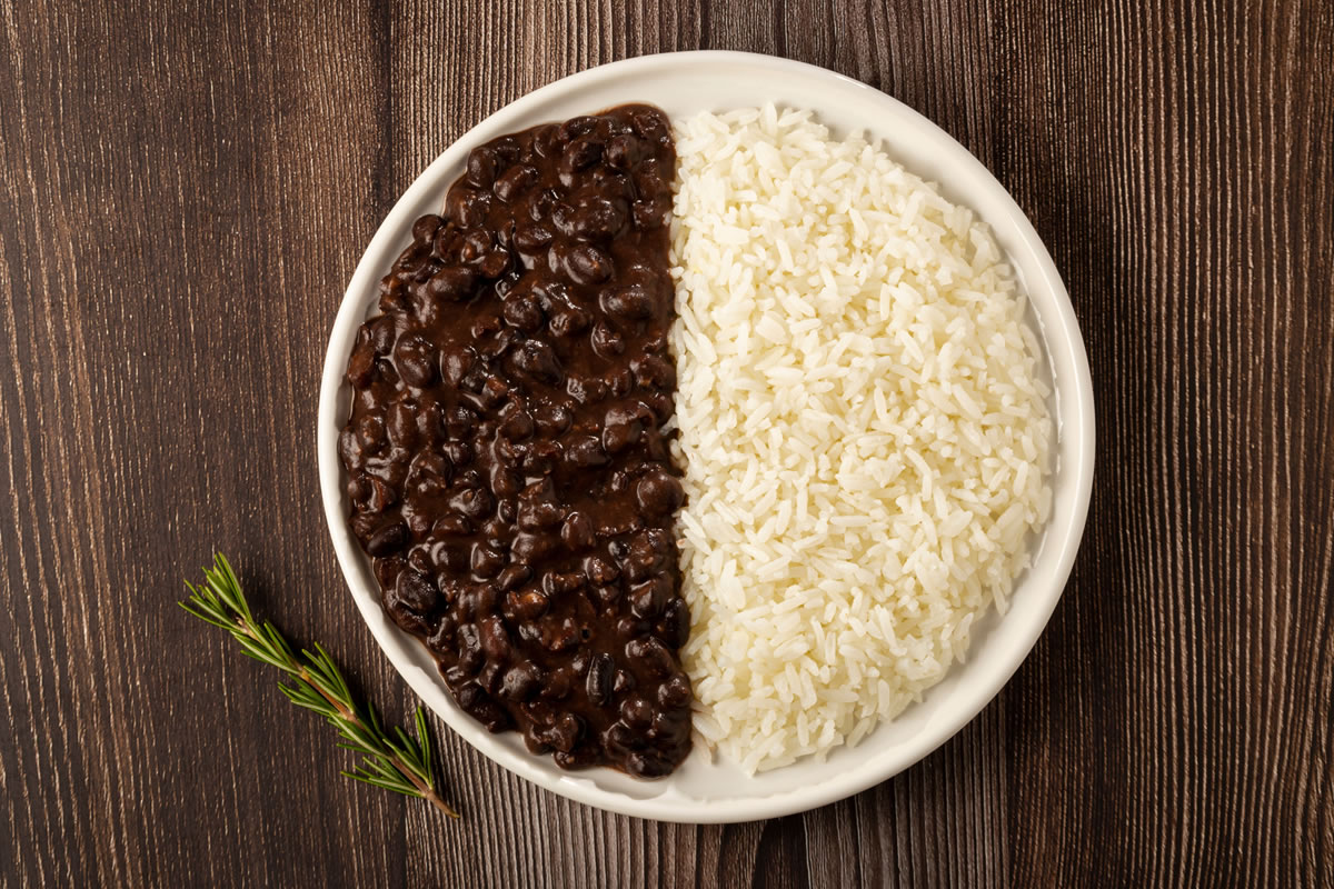 Por Que Arroz e Feijão São a Base da Alimentação Brasileira?