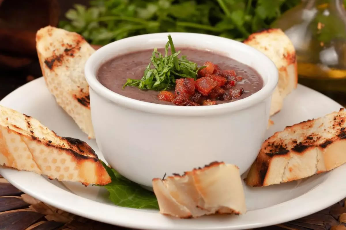 Receita de Caldo de Feijão Tradicional